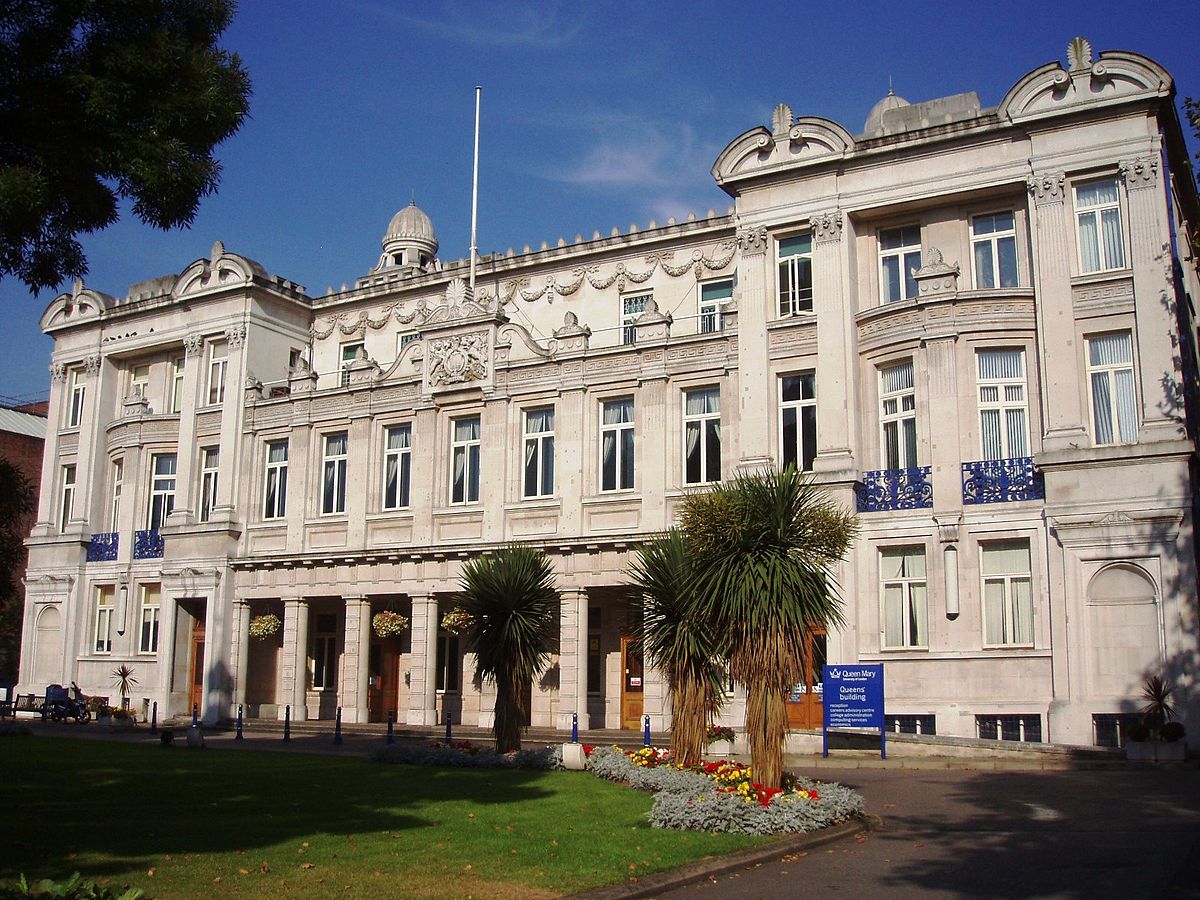 LLM Educational Program with Queen Mary University of London Luiss